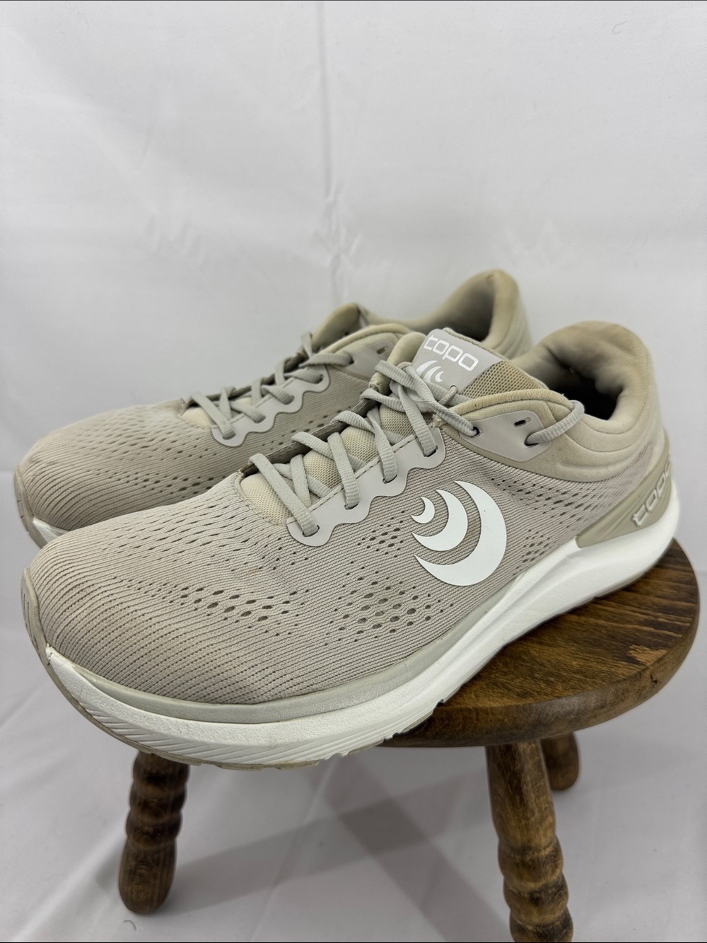 Topo Athletic Womens Ultrafly 4 Grey/Grey Running Shoes, sz 9.5